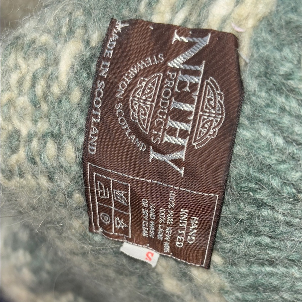 NETHY hand made SCOTLAND WOOL Women's GREEN Sweater S FAIR AISLE heavy - Picture 2 of 3